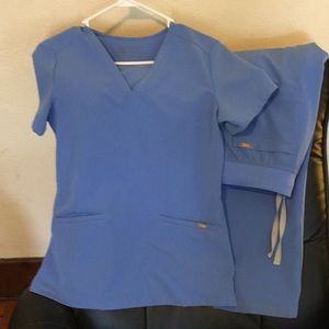 XS Figs scrub set (women’s, ceil blue)